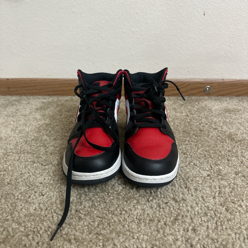 Jordan 1 Women's Red and Black Sneakers - Picture 1 of 6